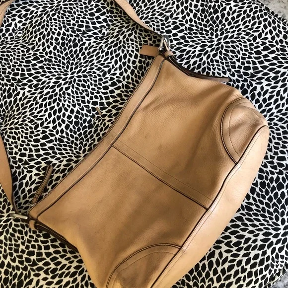 Coach Tan Camel Pebbled Leather Bag - Picture 11 of 11